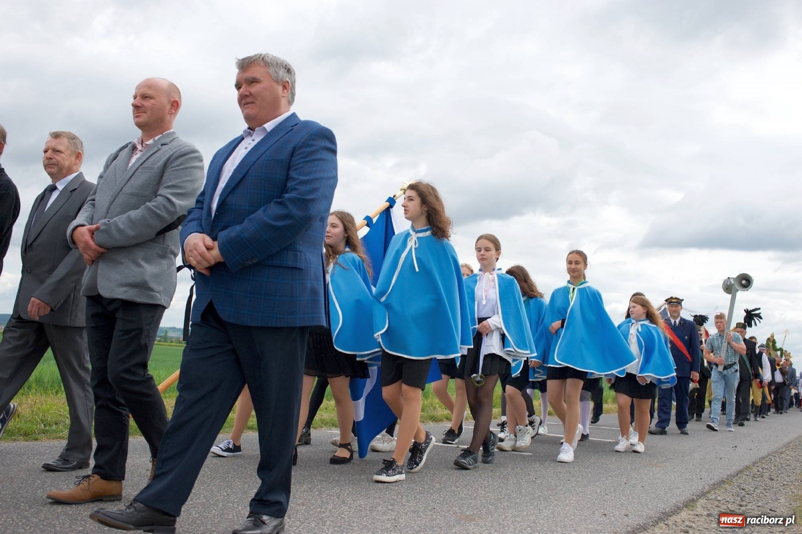 Zdjęcie w galerii na portalu naszraciborz.pl: Wierni z Tworkowa, Owsiszcz, Bolesławia i czeskiej Haci na Urbanku [FOTO i WIDEO] wiadomości z regionu