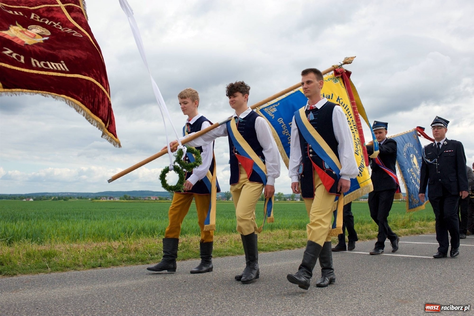 Zdjęcie w galerii na portalu naszraciborz.pl: Wierni z Tworkowa, Owsiszcz, Bolesławia i czeskiej Haci na Urbanku [FOTO i WIDEO] wiadomości z regionu