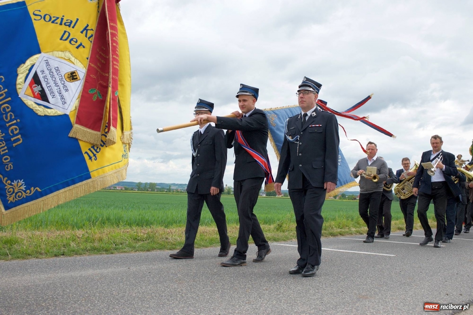 Zdjęcie w galerii na portalu naszraciborz.pl: Wierni z Tworkowa, Owsiszcz, Bolesławia i czeskiej Haci na Urbanku [FOTO i WIDEO] wiadomości z regionu