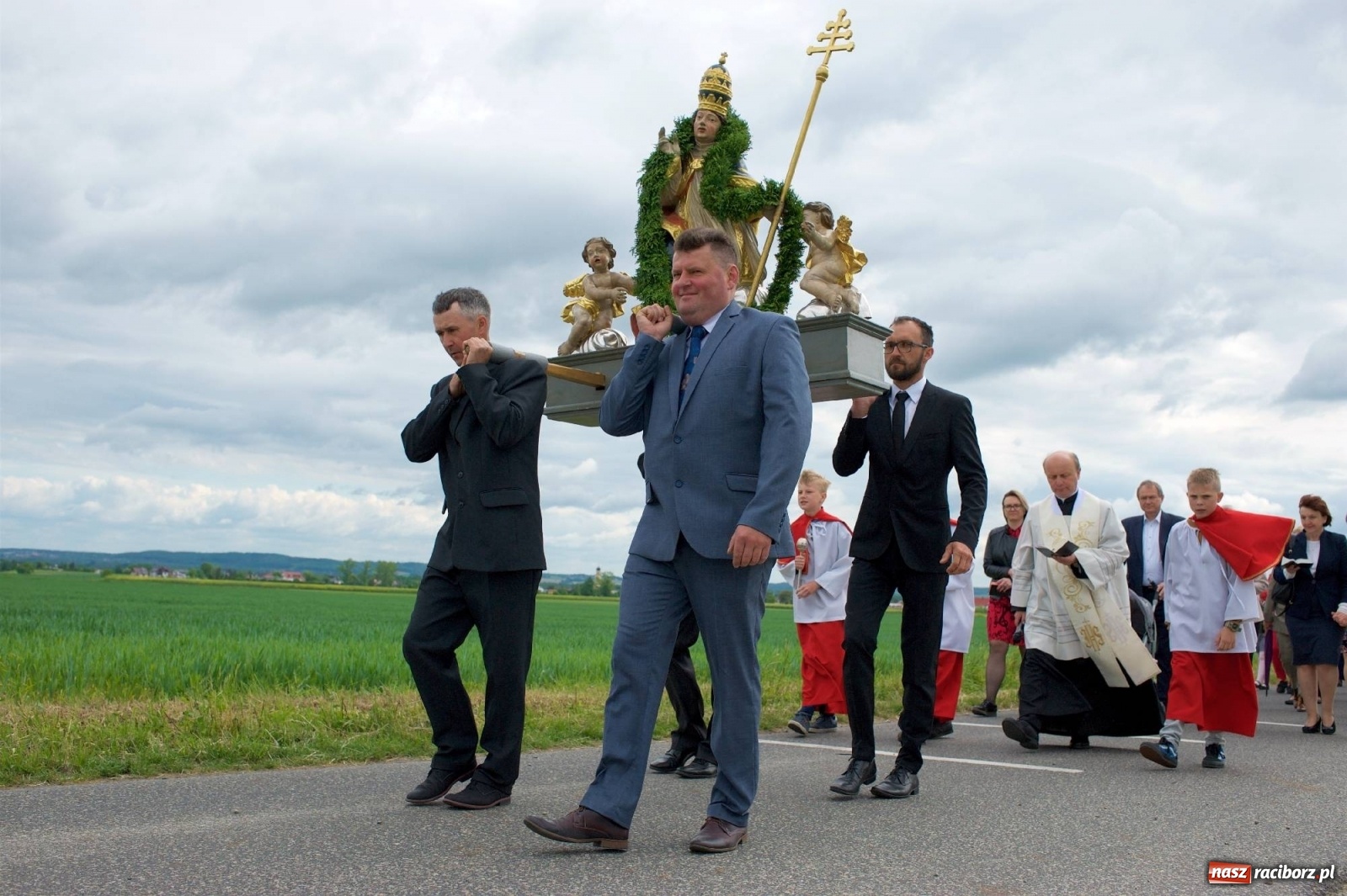 Zdjęcie w galerii na portalu naszraciborz.pl: Wierni z Tworkowa, Owsiszcz, Bolesławia i czeskiej Haci na Urbanku [FOTO i WIDEO] wiadomości z regionu