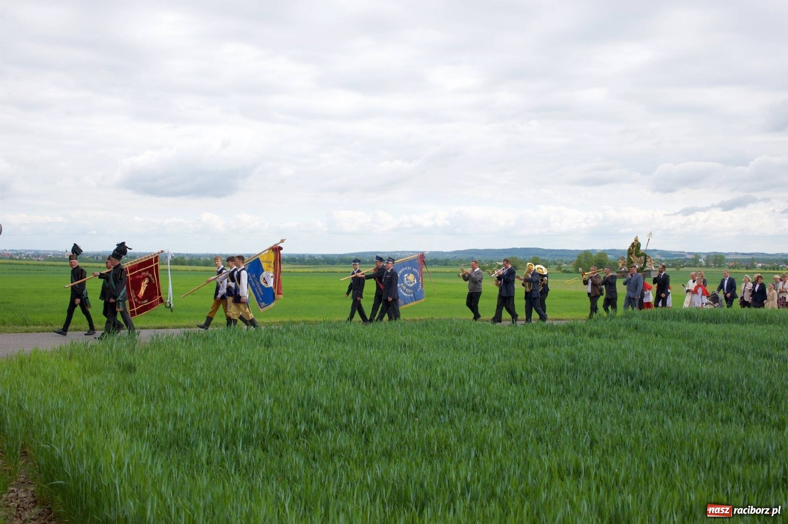 Zdjęcie w galerii na portalu naszraciborz.pl: Wierni z Tworkowa, Owsiszcz, Bolesławia i czeskiej Haci na Urbanku [FOTO i WIDEO] wiadomości z regionu
