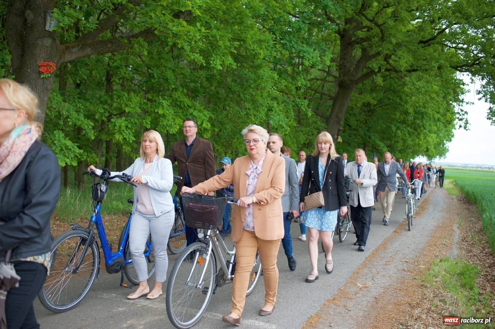 Zdjęcie w galerii na portalu naszraciborz.pl: Wierni z Tworkowa, Owsiszcz, Bolesławia i czeskiej Haci na Urbanku [FOTO i WIDEO] wiadomości z regionu