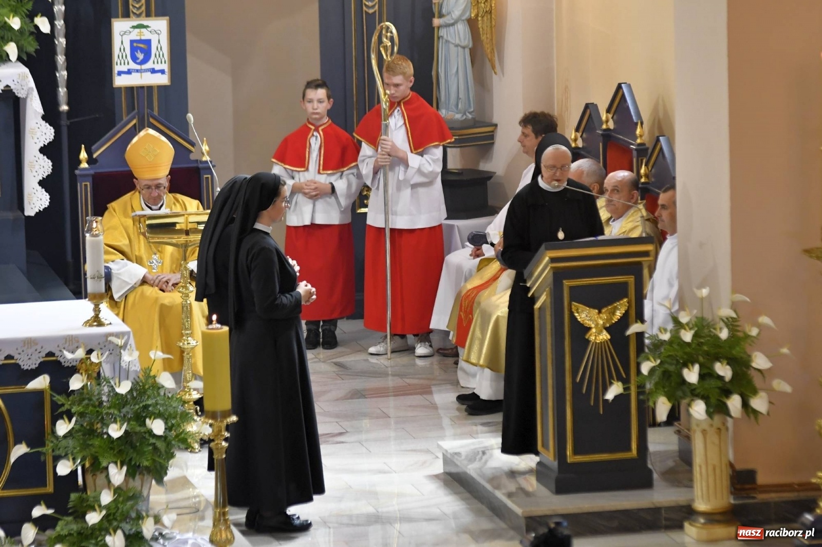 Zdjęcie w galerii na portalu naszraciborz.pl: Wielkie święto w Raciborzu-Brzeziu. Finał Dni Dulcissimiańskich i posadzenie Dębu Niepodległości [FOTO i WIDEO] wiadomości z regionu
