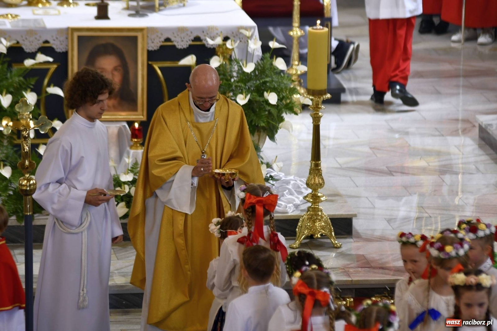 Zdjęcie w galerii na portalu naszraciborz.pl: Wielkie święto w Raciborzu-Brzeziu. Finał Dni Dulcissimiańskich i posadzenie Dębu Niepodległości [FOTO i WIDEO] wiadomości z regionu