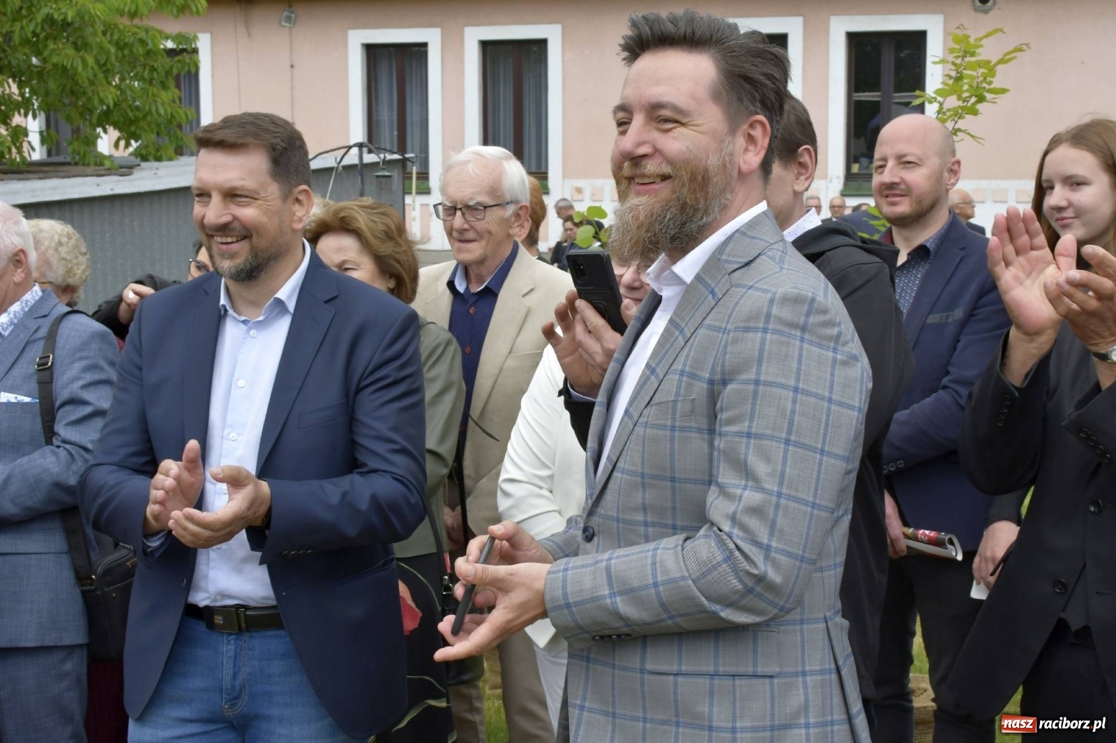 Zdjęcie w galerii na portalu naszraciborz.pl: Wielkie święto w Raciborzu-Brzeziu. Finał Dni Dulcissimiańskich i posadzenie Dębu Niepodległości [FOTO i WIDEO] wiadomości z regionu