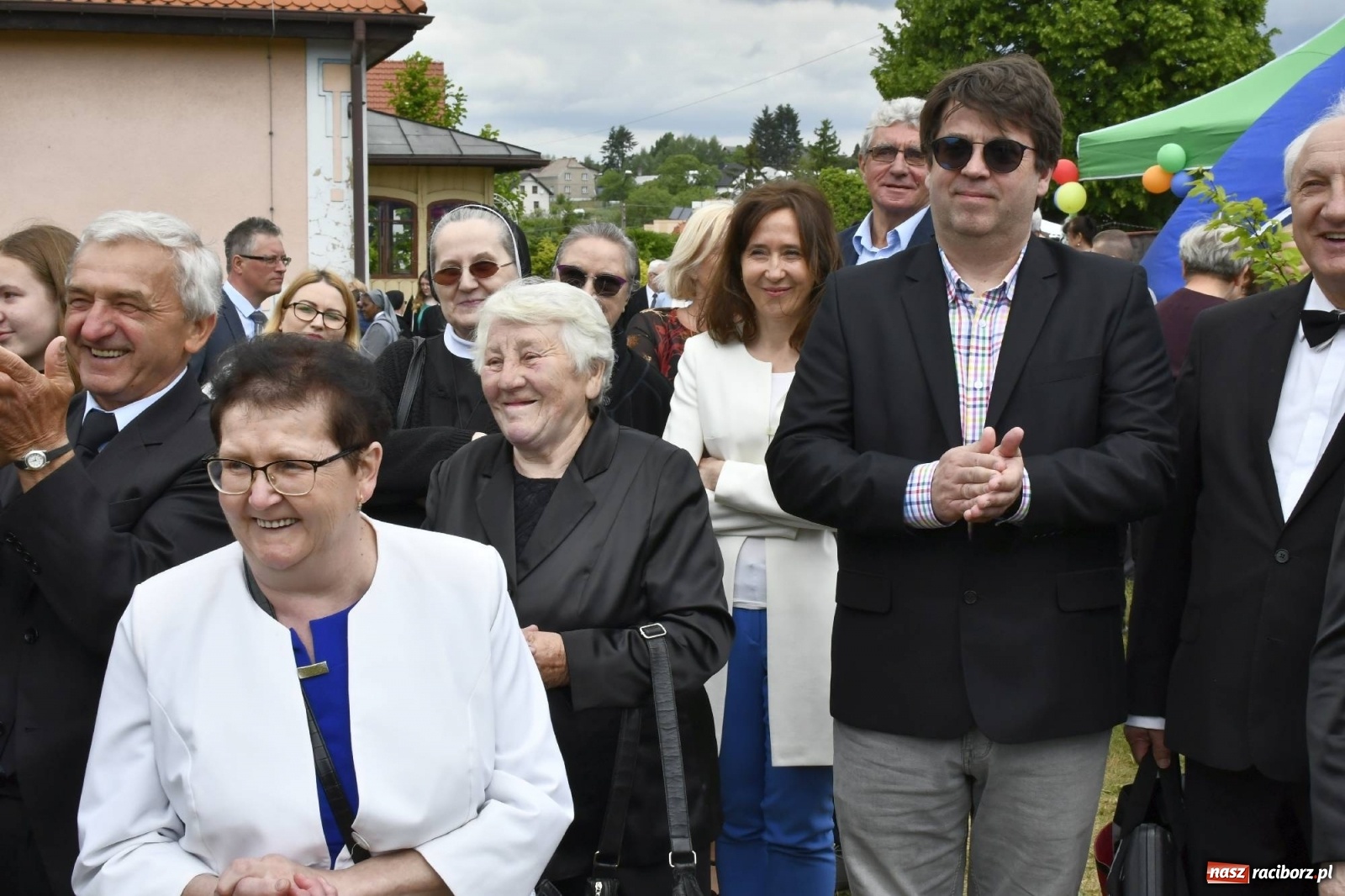Zdjęcie w galerii na portalu naszraciborz.pl: Wielkie święto w Raciborzu-Brzeziu. Finał Dni Dulcissimiańskich i posadzenie Dębu Niepodległości [FOTO i WIDEO] wiadomości z regionu