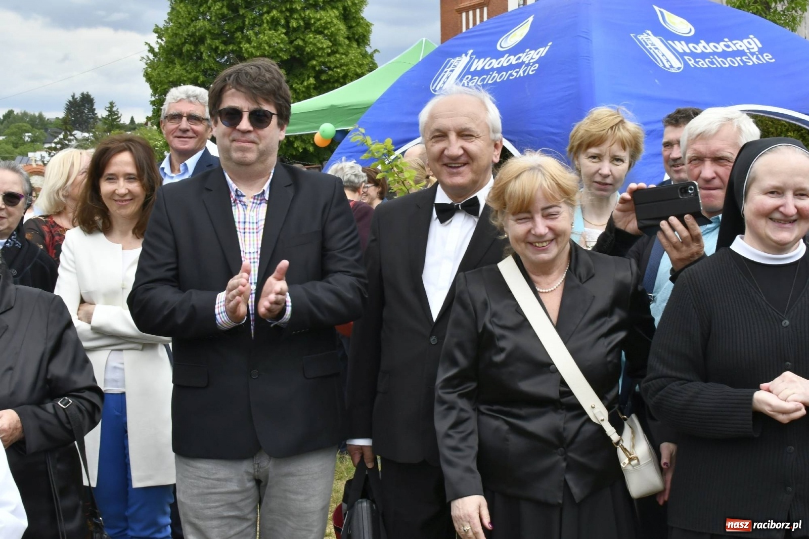 Zdjęcie w galerii na portalu naszraciborz.pl: Wielkie święto w Raciborzu-Brzeziu. Finał Dni Dulcissimiańskich i posadzenie Dębu Niepodległości [FOTO i WIDEO] wiadomości z regionu