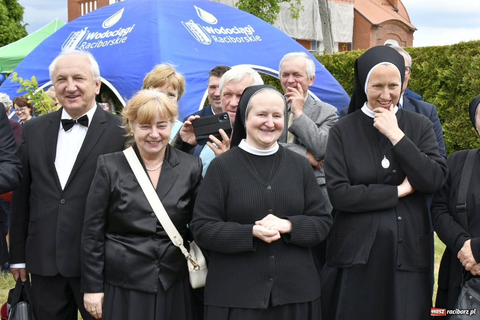 Zdjęcie w galerii na portalu naszraciborz.pl: Wielkie święto w Raciborzu-Brzeziu. Finał Dni Dulcissimiańskich i posadzenie Dębu Niepodległości [FOTO i WIDEO] wiadomości z regionu