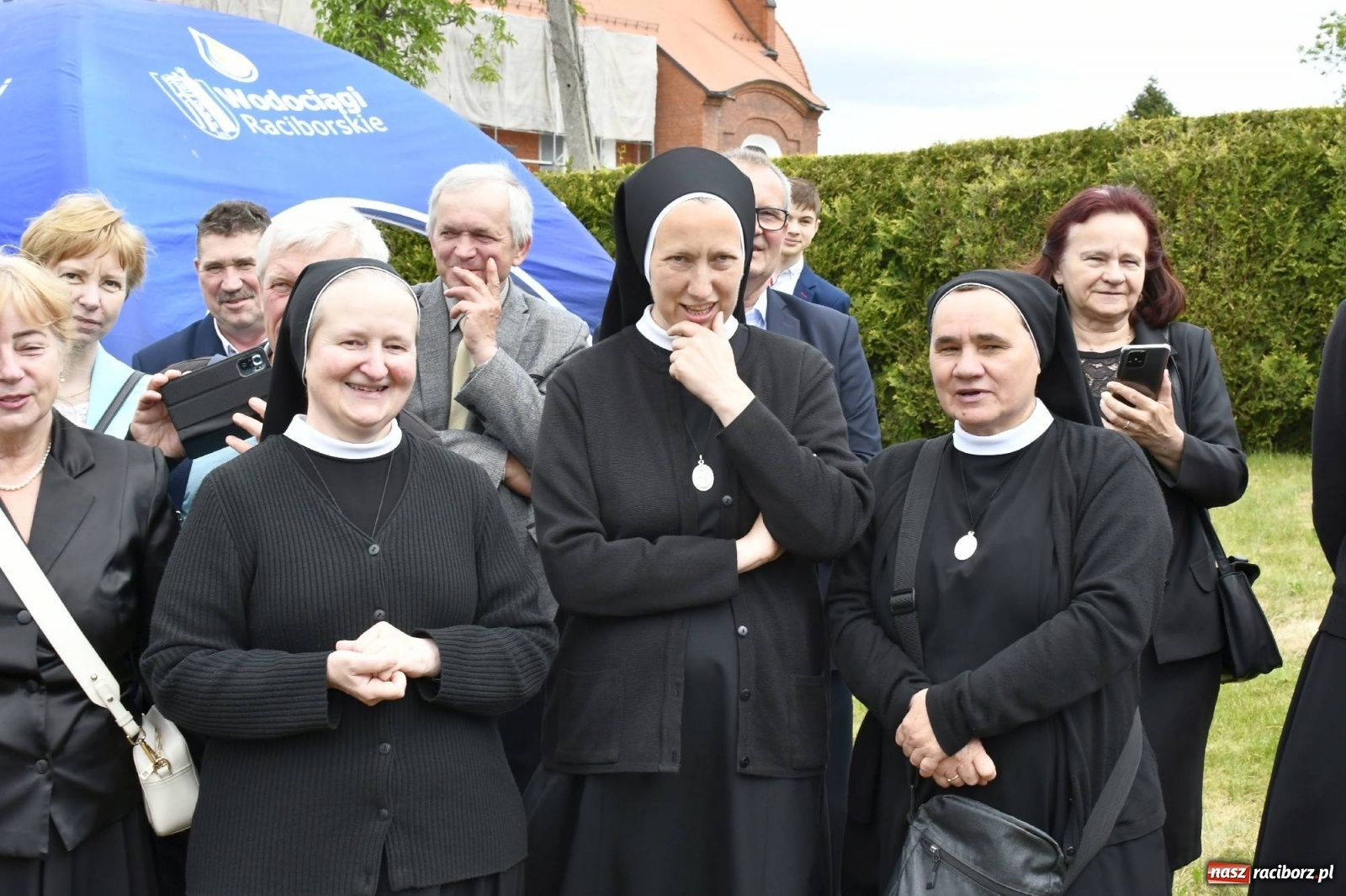Zdjęcie w galerii na portalu naszraciborz.pl: Wielkie święto w Raciborzu-Brzeziu. Finał Dni Dulcissimiańskich i posadzenie Dębu Niepodległości [FOTO i WIDEO] wiadomości z regionu