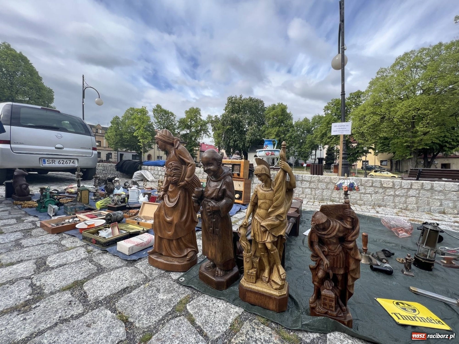Zdjęcie w galerii na portalu naszraciborz.pl: Jarmark w Krzanowicach. Kupców sporo i rarytasy wiadomości z regionu