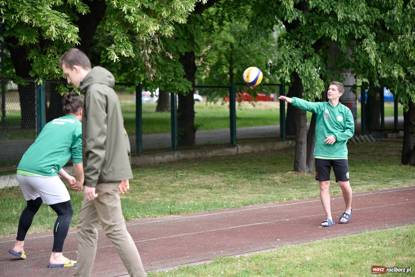 Zdjęcie w galerii na portalu naszraciborz.pl: Półfinał mistrzostw Śląska juniorów w siatkówce plażowej w Raciborzu i Krzanowicach [FOTO] wiadomości z regionu