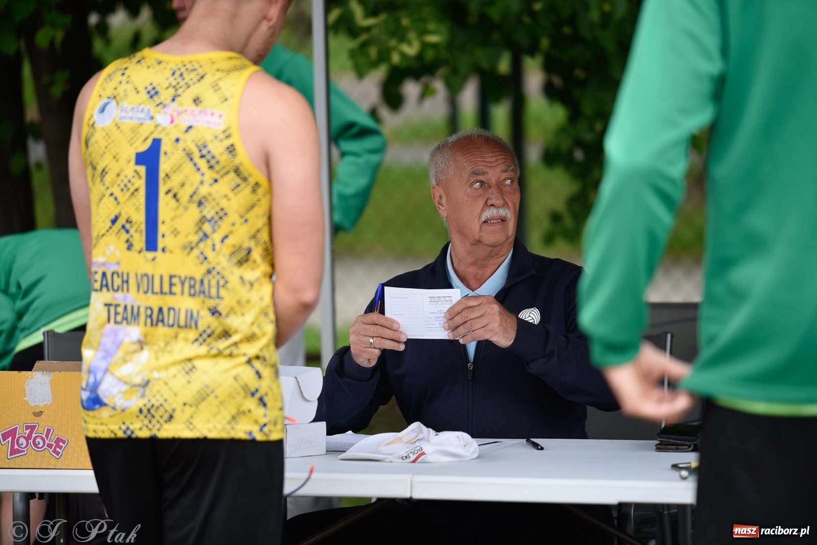 Zdjęcie w galerii na portalu naszraciborz.pl: Półfinał mistrzostw Śląska juniorów w siatkówce plażowej w Raciborzu i Krzanowicach [FOTO] wiadomości z regionu