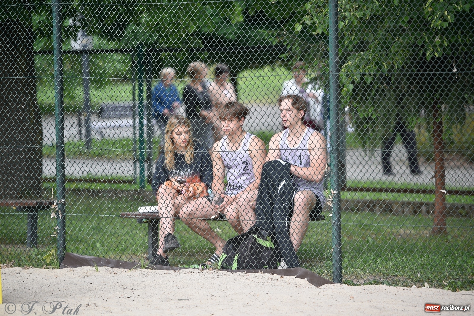 Zdjęcie w galerii na portalu naszraciborz.pl: Półfinał mistrzostw Śląska juniorów w siatkówce plażowej w Raciborzu i Krzanowicach [FOTO] wiadomości z regionu