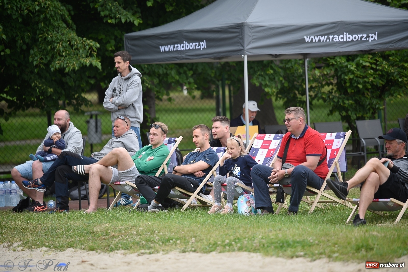 Zdjęcie w galerii na portalu naszraciborz.pl: Półfinał mistrzostw Śląska juniorów w siatkówce plażowej w Raciborzu i Krzanowicach [FOTO] wiadomości z regionu