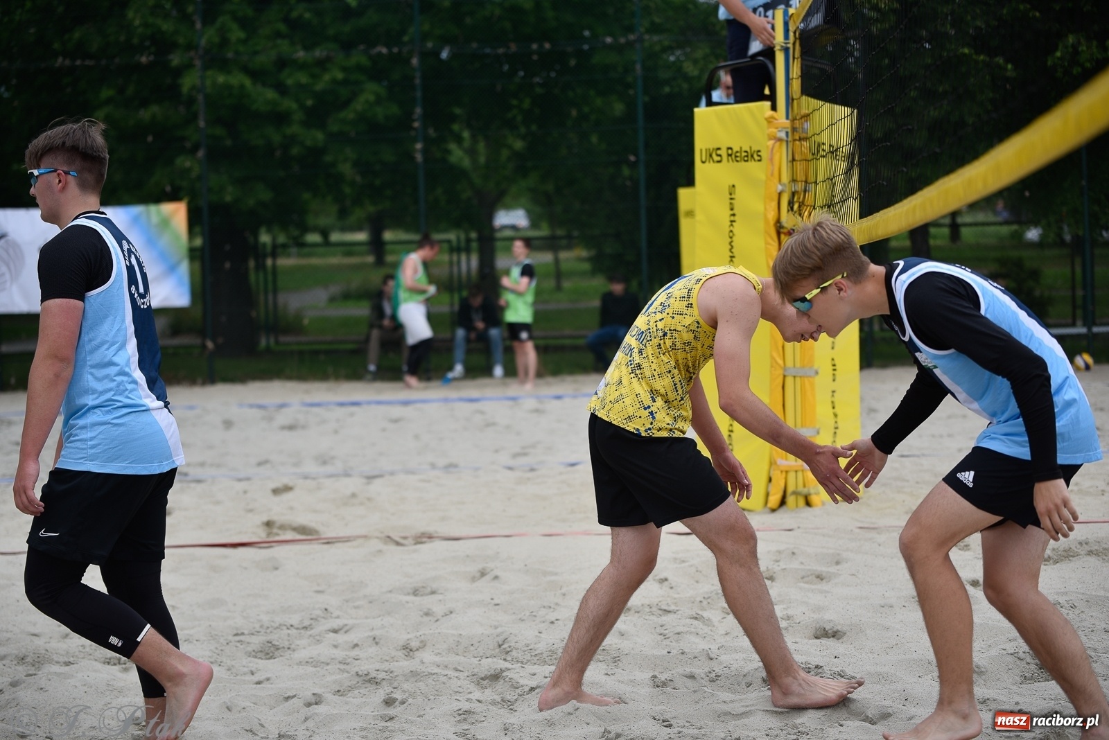 Zdjęcie w galerii na portalu naszraciborz.pl: Półfinał mistrzostw Śląska juniorów w siatkówce plażowej w Raciborzu i Krzanowicach [FOTO] wiadomości z regionu