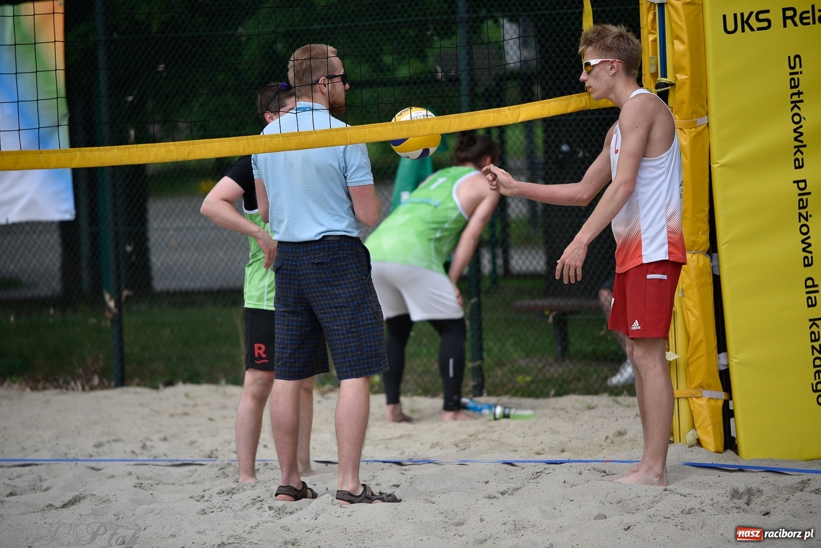 Zdjęcie w galerii na portalu naszraciborz.pl: Półfinał mistrzostw Śląska juniorów w siatkówce plażowej w Raciborzu i Krzanowicach [FOTO] wiadomości z regionu