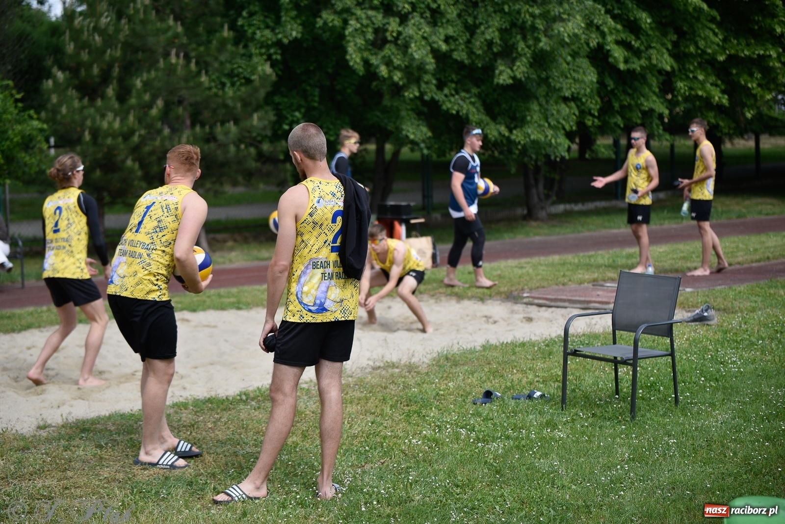 Zdjęcie w galerii na portalu naszraciborz.pl: Półfinał mistrzostw Śląska juniorów w siatkówce plażowej w Raciborzu i Krzanowicach [FOTO] wiadomości z regionu