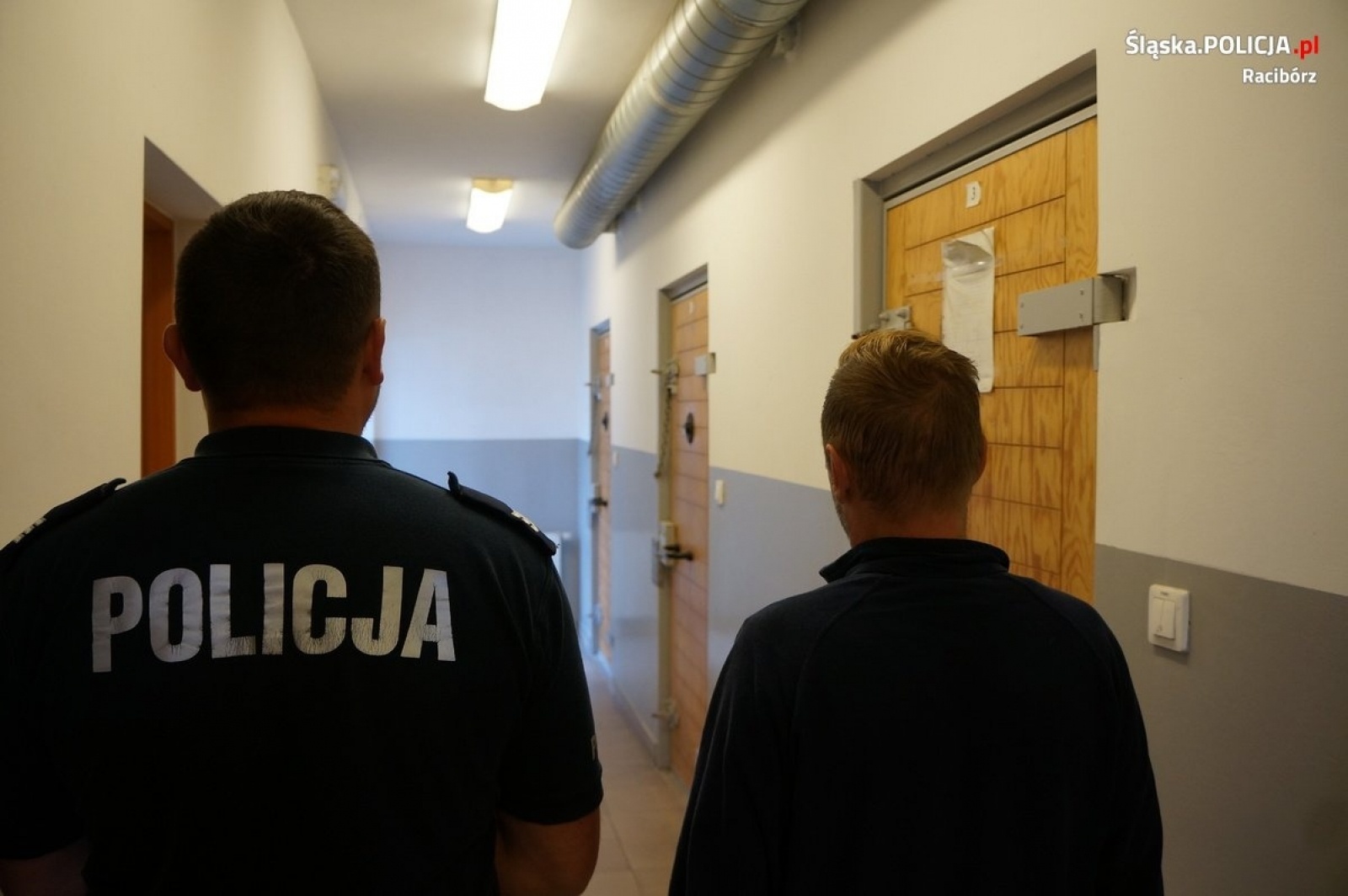 Zdjęcie w galerii na portalu naszraciborz.pl: Złodziej i paser w rękach raciborskich mundurowych wiadomości z regionu