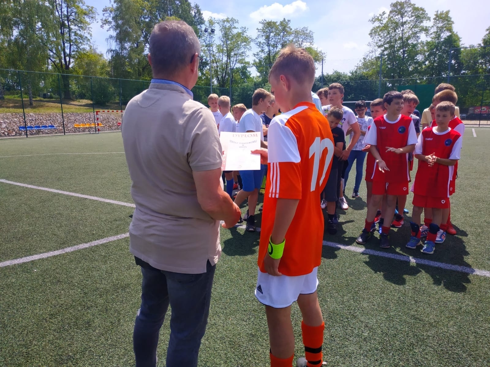 Zdjęcie w galerii na portalu naszraciborz.pl: Piłkarze szkoły z Nędzy najlepsi w Krzanowicach wiadomości z regionu