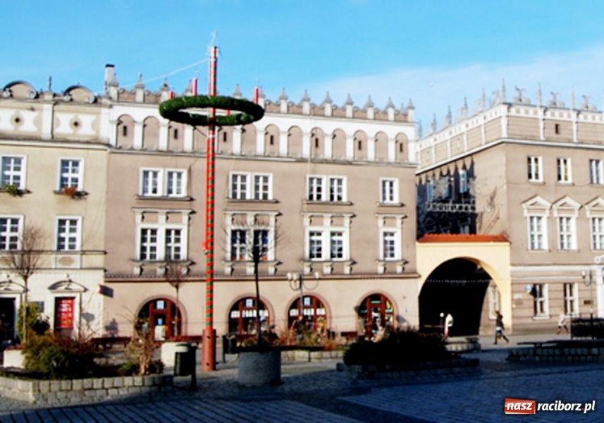 Zdjęcie w galerii na portalu naszraciborz.pl: Świąteczna nowość na Rynku wiadomości z regionu