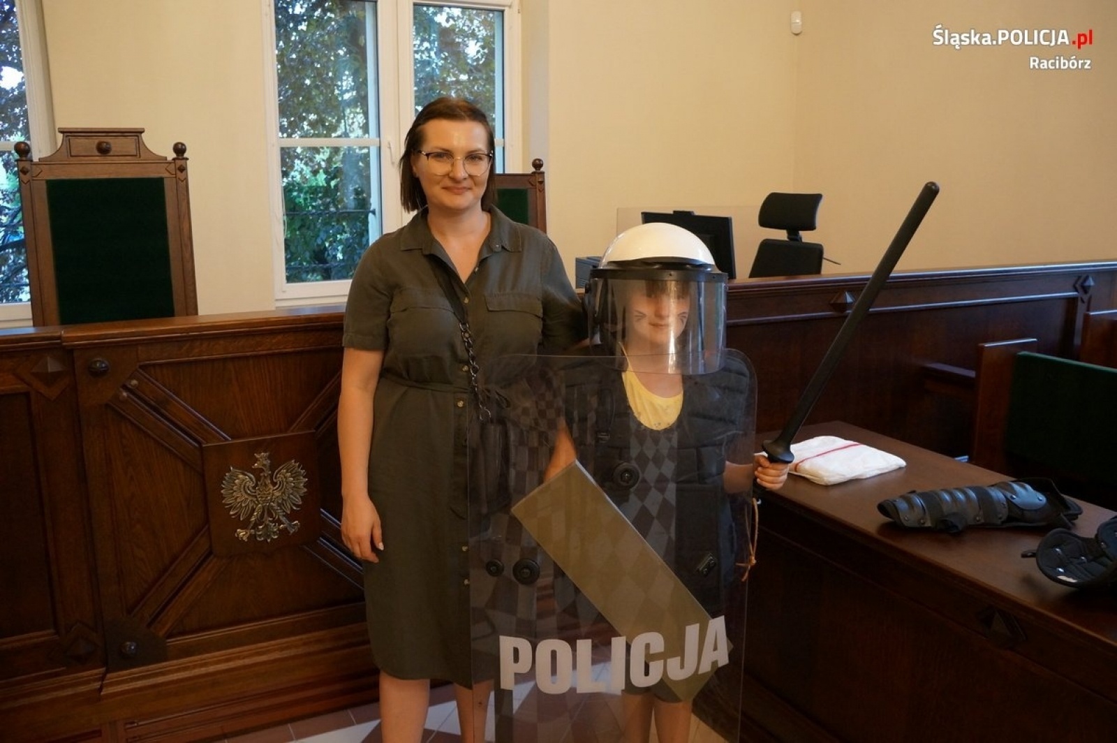 Zdjęcie w galerii na portalu naszraciborz.pl: Raciborscy policjanci na Nocy Muzeów [FOTO] wiadomości z regionu