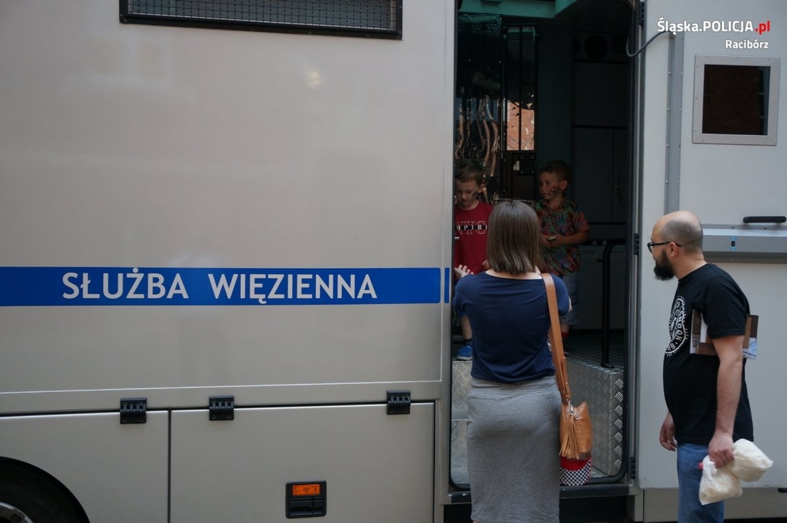 Zdjęcie w galerii na portalu naszraciborz.pl: Raciborscy policjanci na Nocy Muzeów [FOTO] wiadomości z regionu