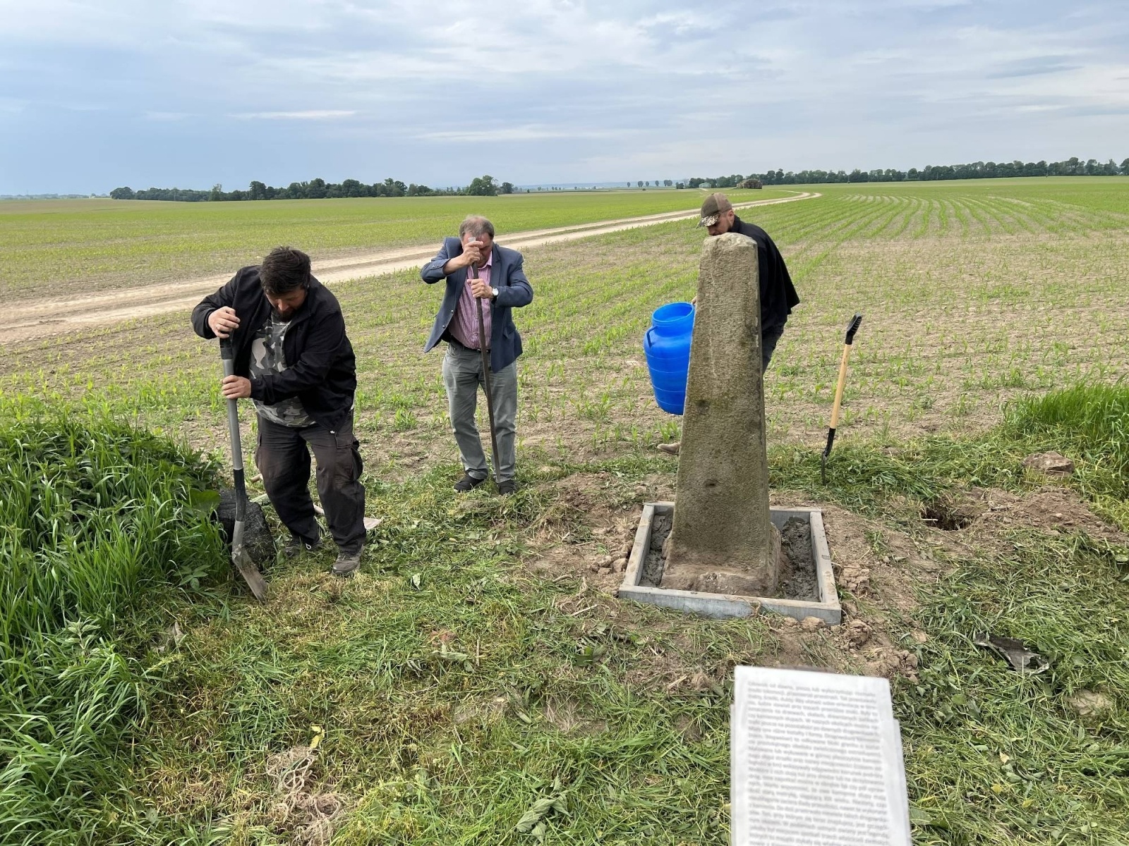 Zdjęcie w galerii na portalu naszraciborz.pl: Jeden kamień, trzy majątki i trzech grafów. Pamiątka po starych czasach w nowej aranżacji [FOTO i WIDEO] wiadomości z regionu