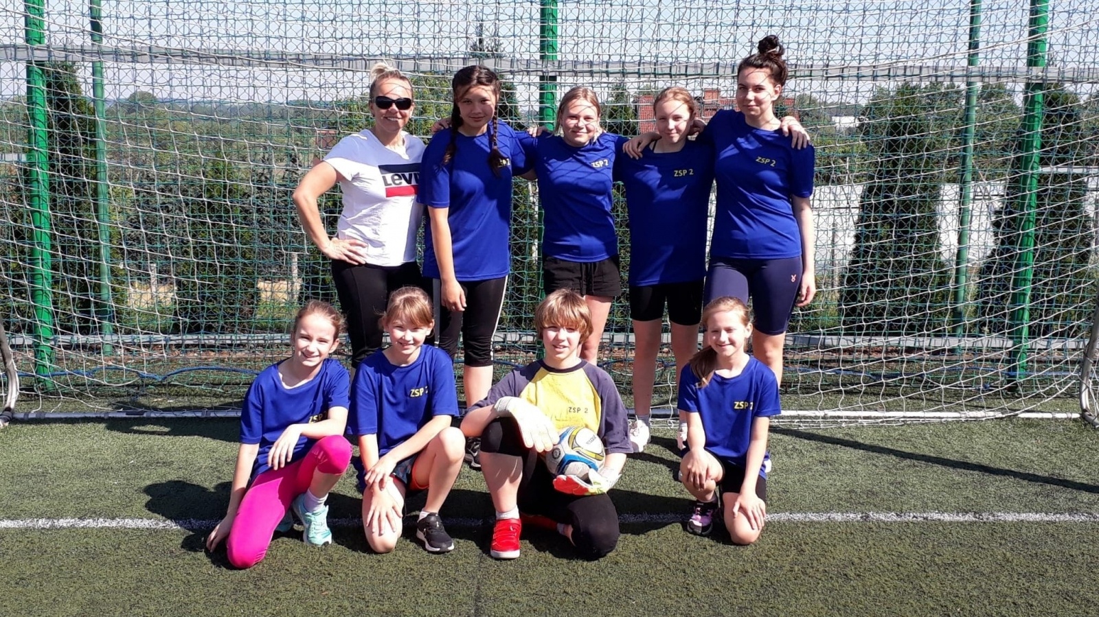 Zdjęcie w galerii na portalu naszraciborz.pl: Piłkarskie zmagania dziewcząt w Pietrowicach Wielkich wiadomości z regionu