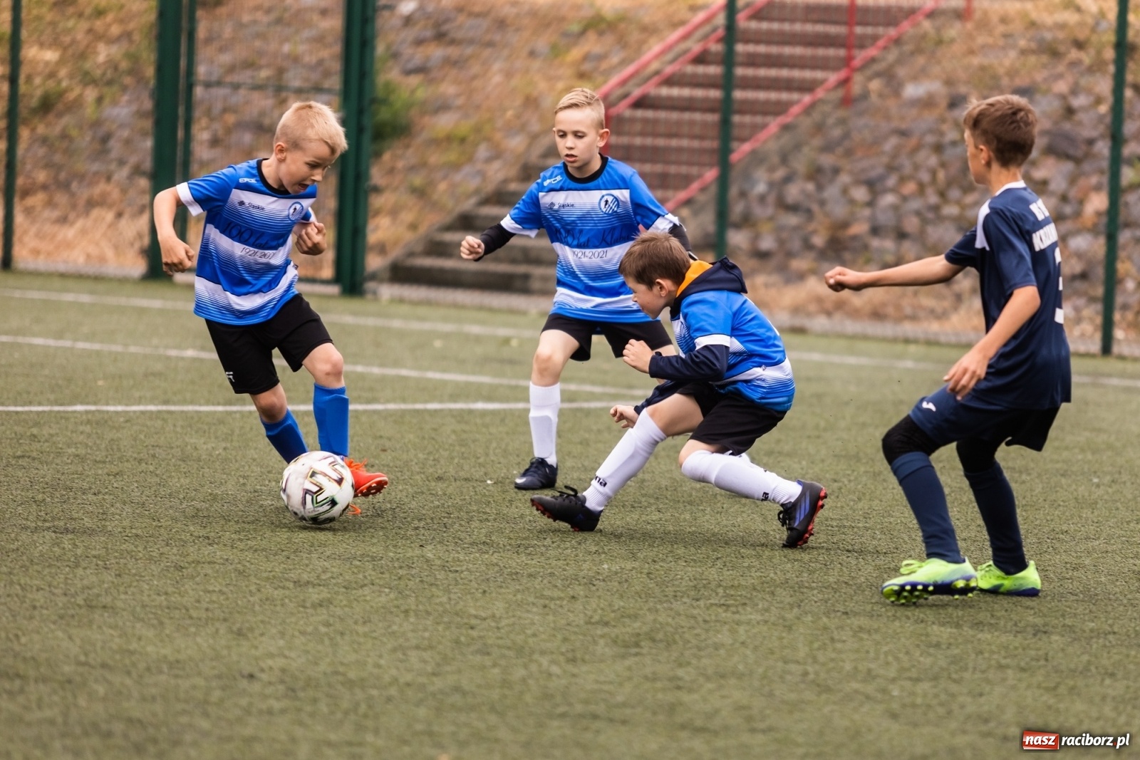 Zdjęcie w galerii na portalu naszraciborz.pl: Piłkarskie emocje w Krzanowicach. Grały orliki [FOTO] wiadomości z regionu