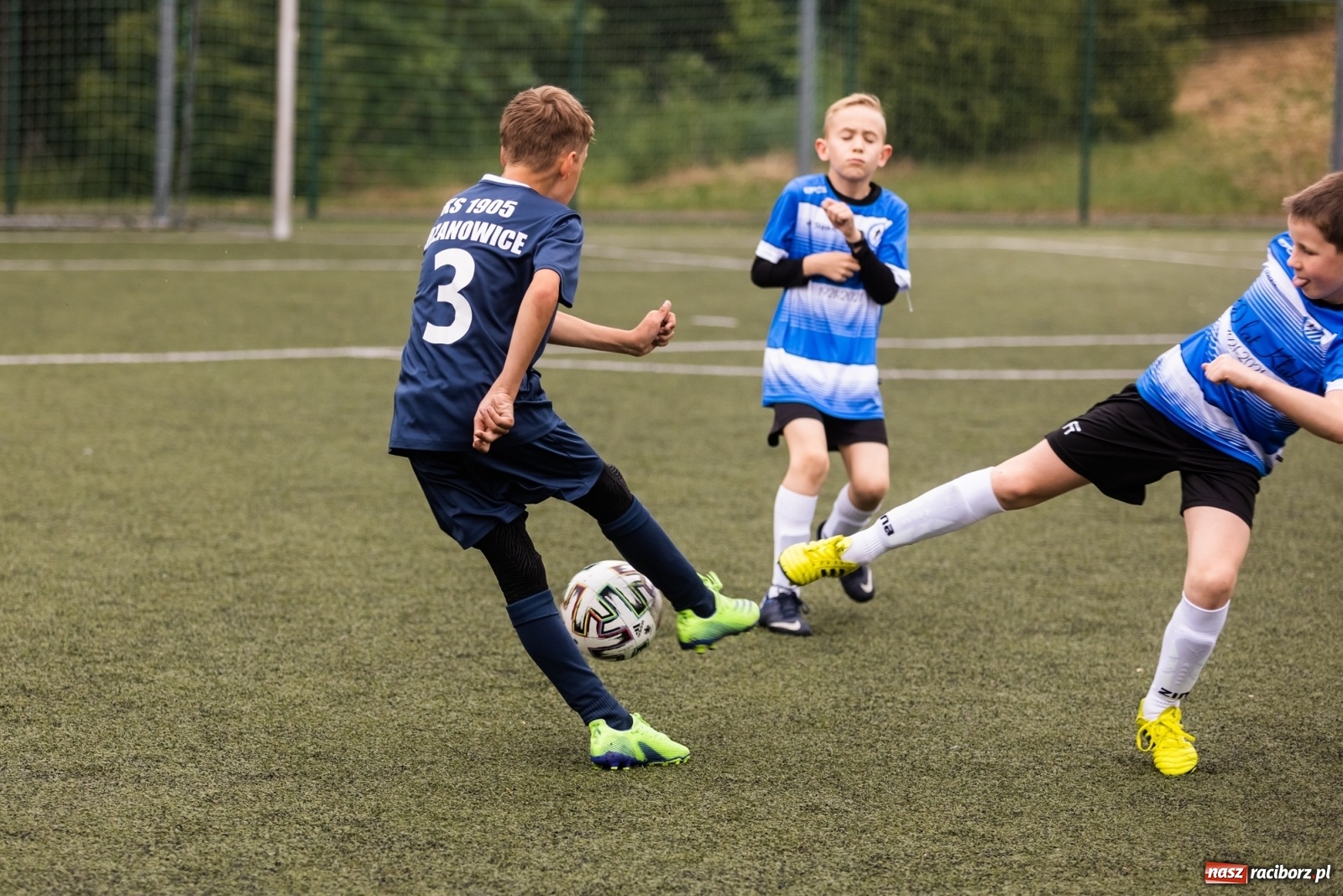 Zdjęcie w galerii na portalu naszraciborz.pl: Piłkarskie emocje w Krzanowicach. Grały orliki [FOTO] wiadomości z regionu