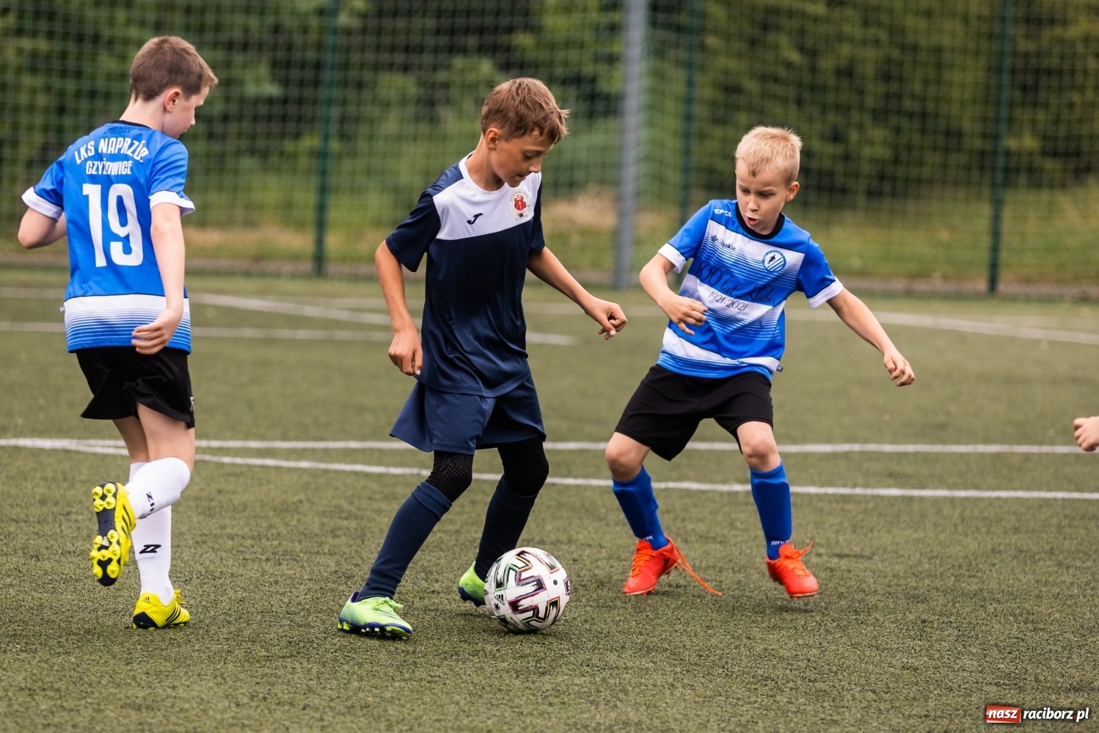 Zdjęcie w galerii na portalu naszraciborz.pl: Piłkarskie emocje w Krzanowicach. Grały orliki [FOTO] wiadomości z regionu