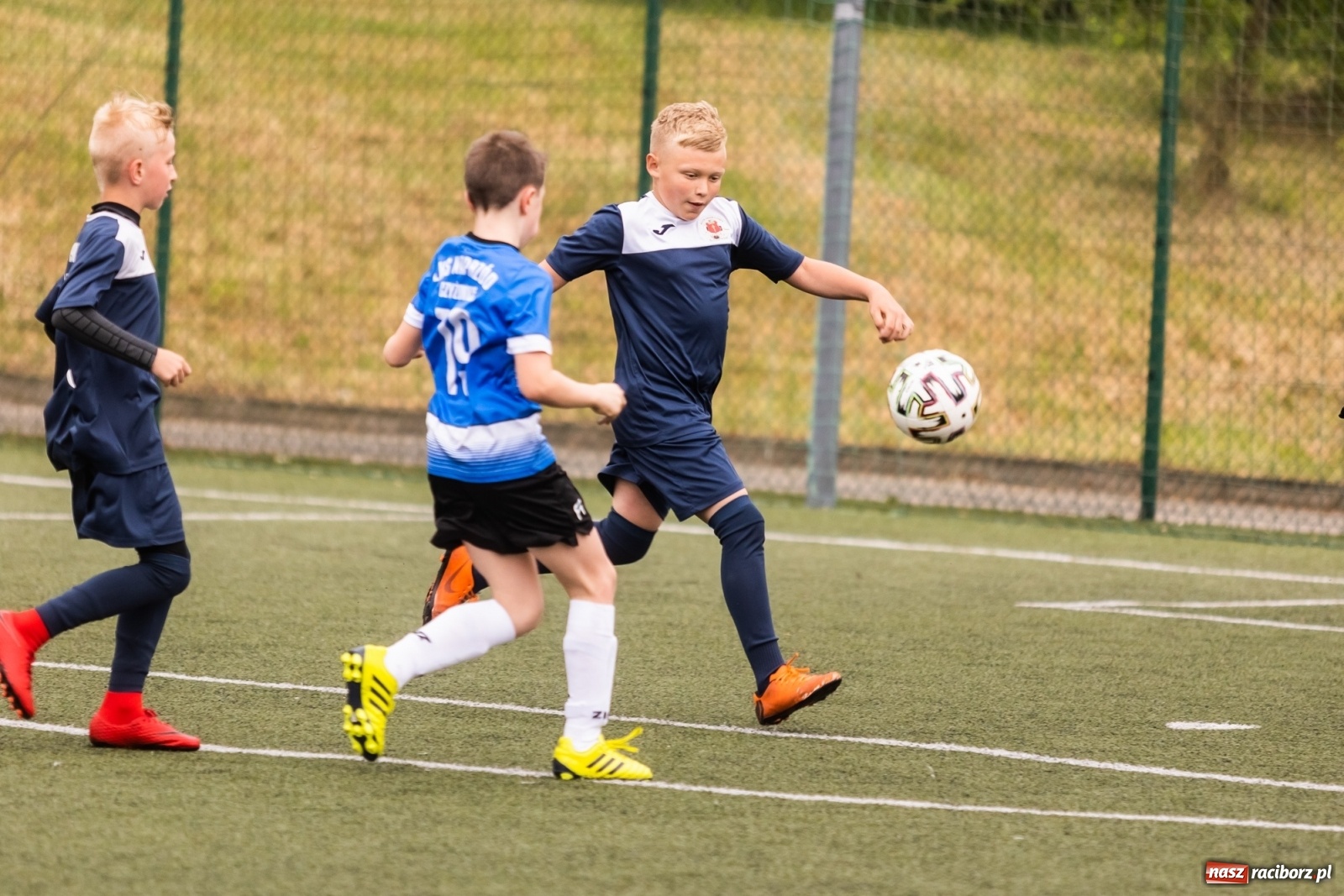Zdjęcie w galerii na portalu naszraciborz.pl: Piłkarskie emocje w Krzanowicach. Grały orliki [FOTO] wiadomości z regionu