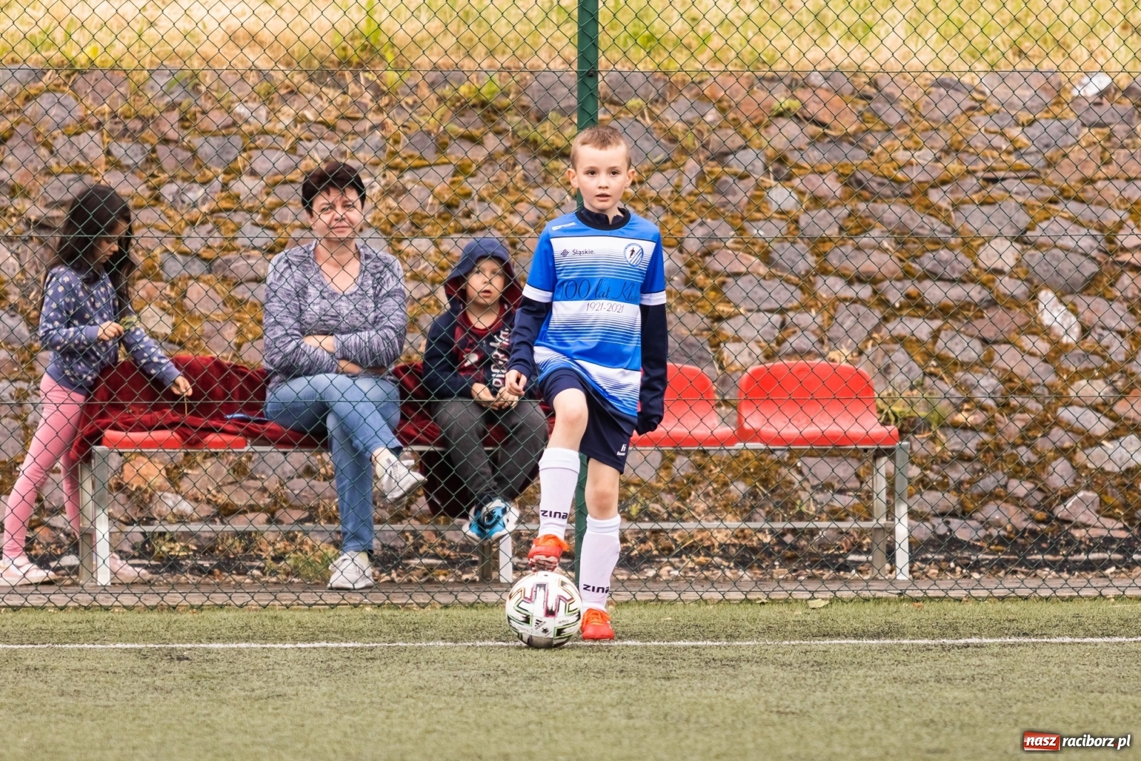 Zdjęcie w galerii na portalu naszraciborz.pl: Piłkarskie emocje w Krzanowicach. Grały orliki [FOTO] wiadomości z regionu