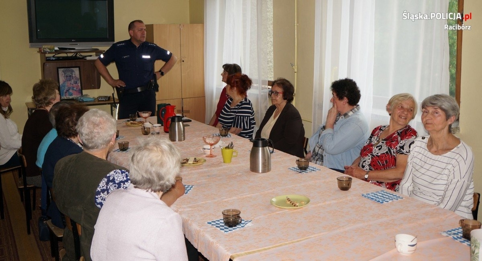 Zdjęcie w galerii na portalu naszraciborz.pl: Raciborscy policjanci spotkali się z seniorami wiadomości z regionu