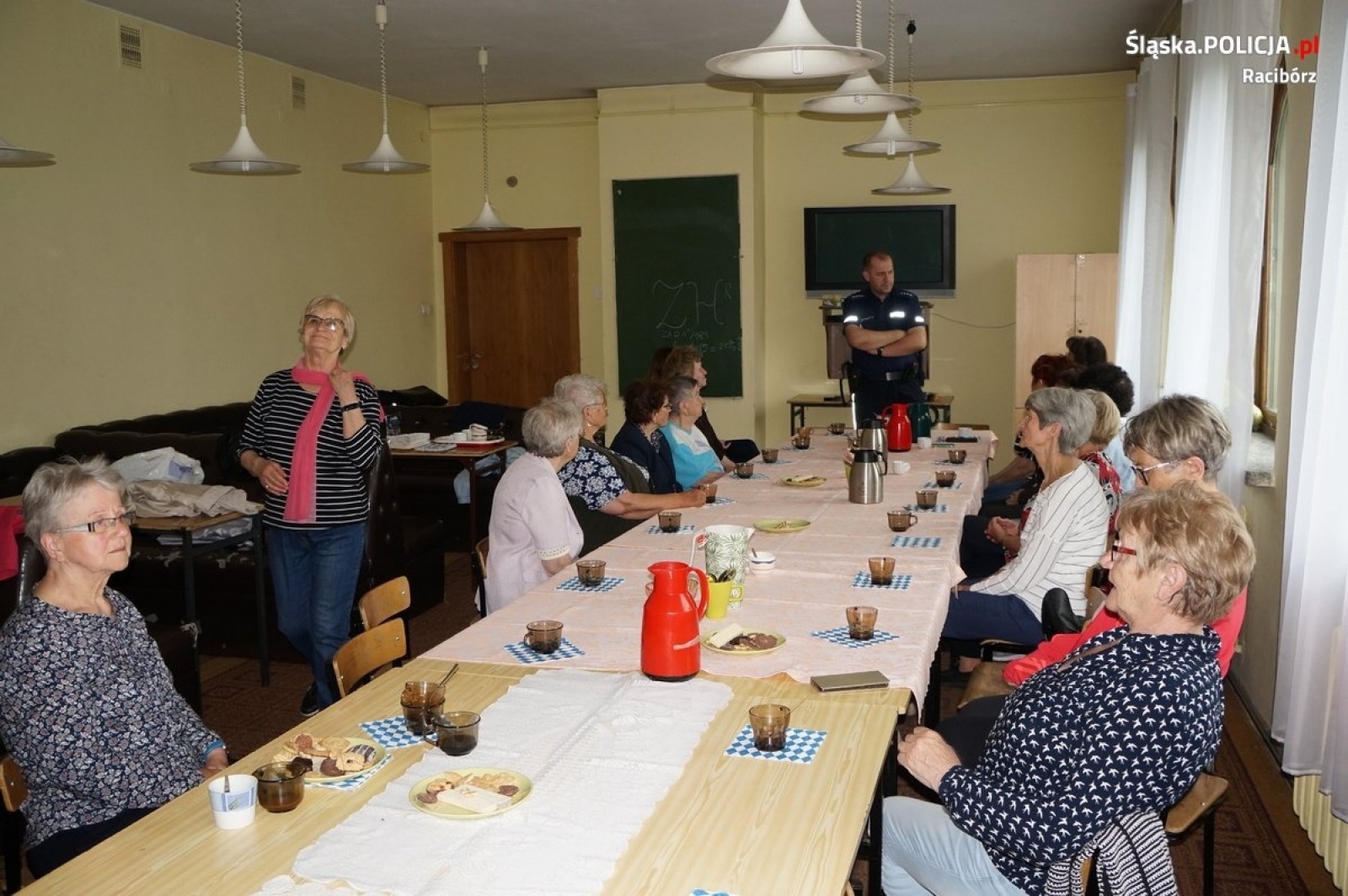 Zdjęcie w galerii na portalu naszraciborz.pl: Raciborscy policjanci spotkali się z seniorami wiadomości z regionu