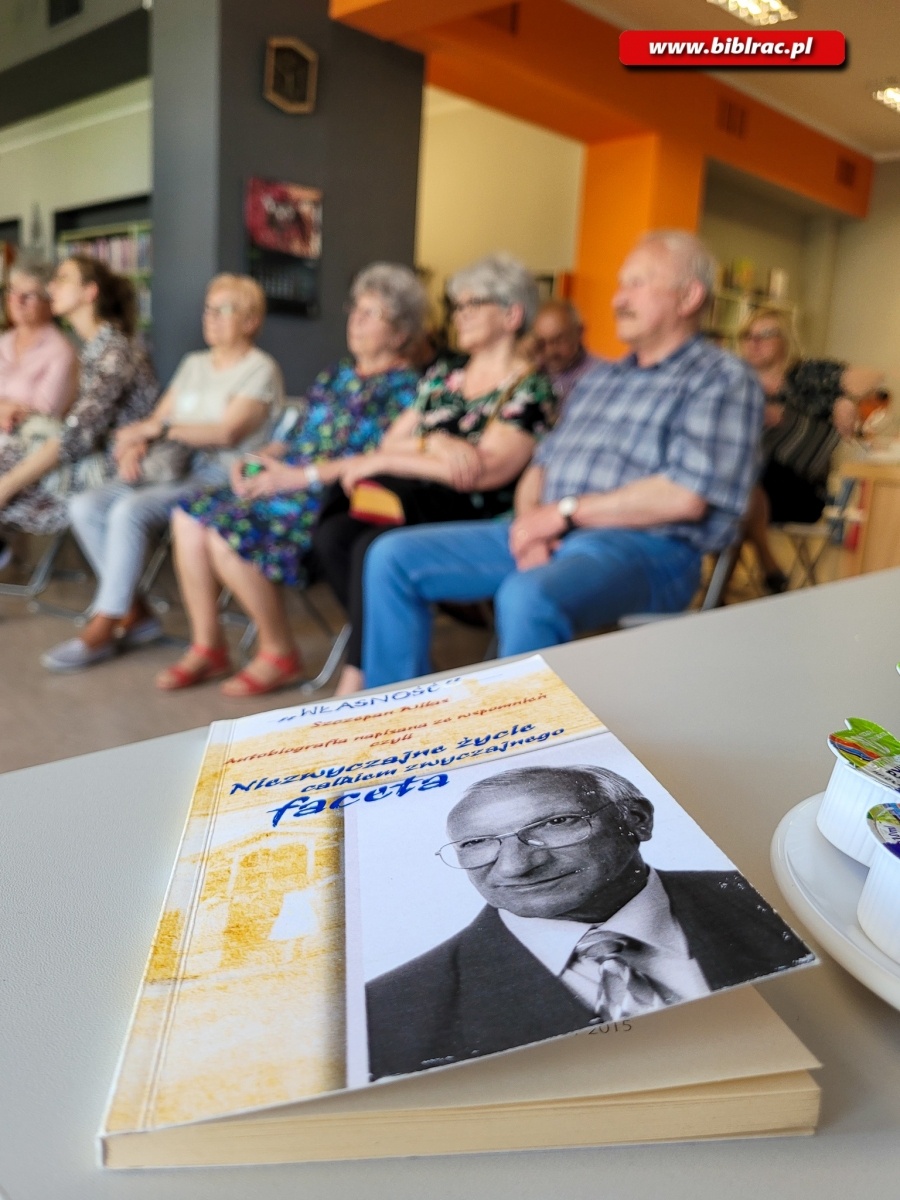 Zdjęcie w galerii na portalu naszraciborz.pl: Niezwyczajne życie zwyczajnego faceta – Szczepan Wilas gościł w bibliotece na Żorskiej wiadomości z regionu