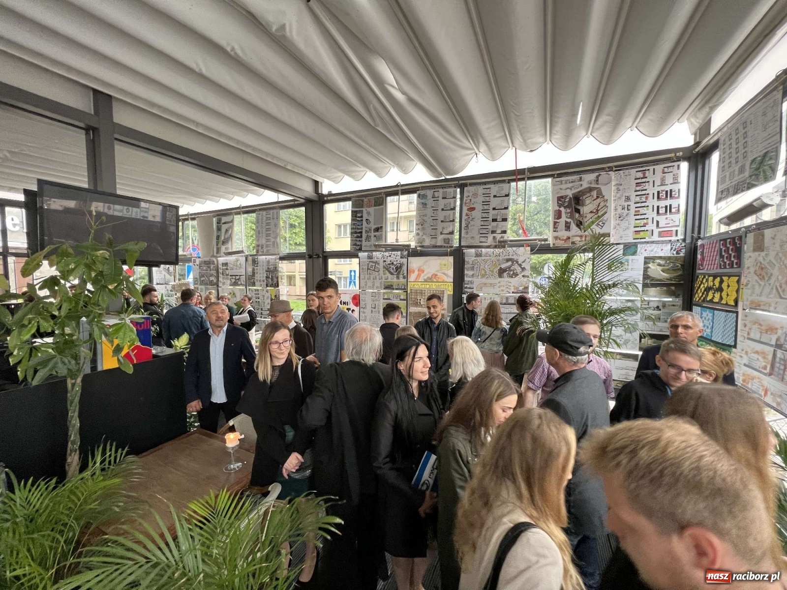 Zdjęcie w galerii na portalu naszraciborz.pl: Młoda architektura Raciborza - PWSZ pokazała prace studentów i wręczyła dyplomy wiadomości z regionu