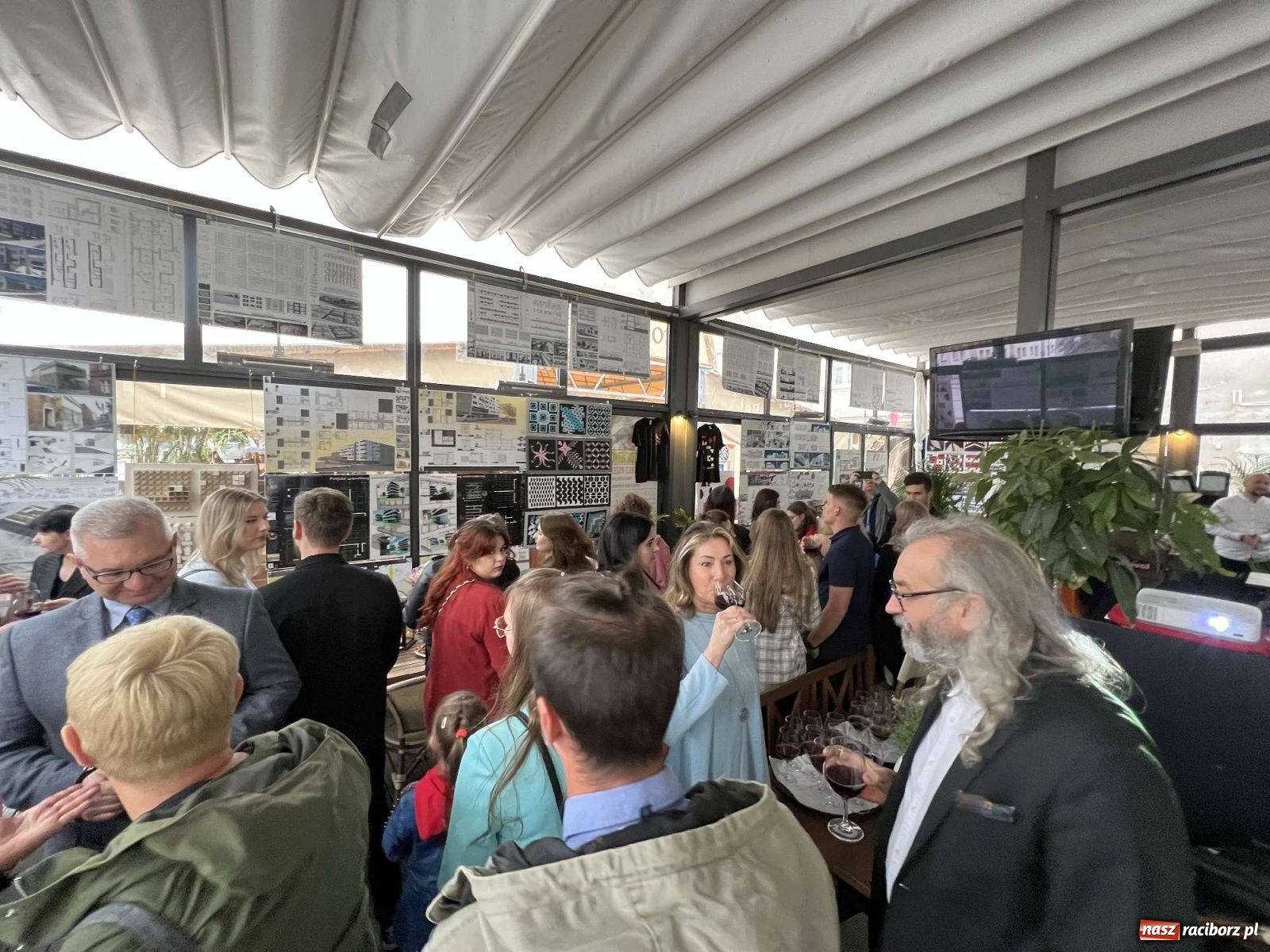 Zdjęcie w galerii na portalu naszraciborz.pl: Młoda architektura Raciborza - PWSZ pokazała prace studentów i wręczyła dyplomy wiadomości z regionu