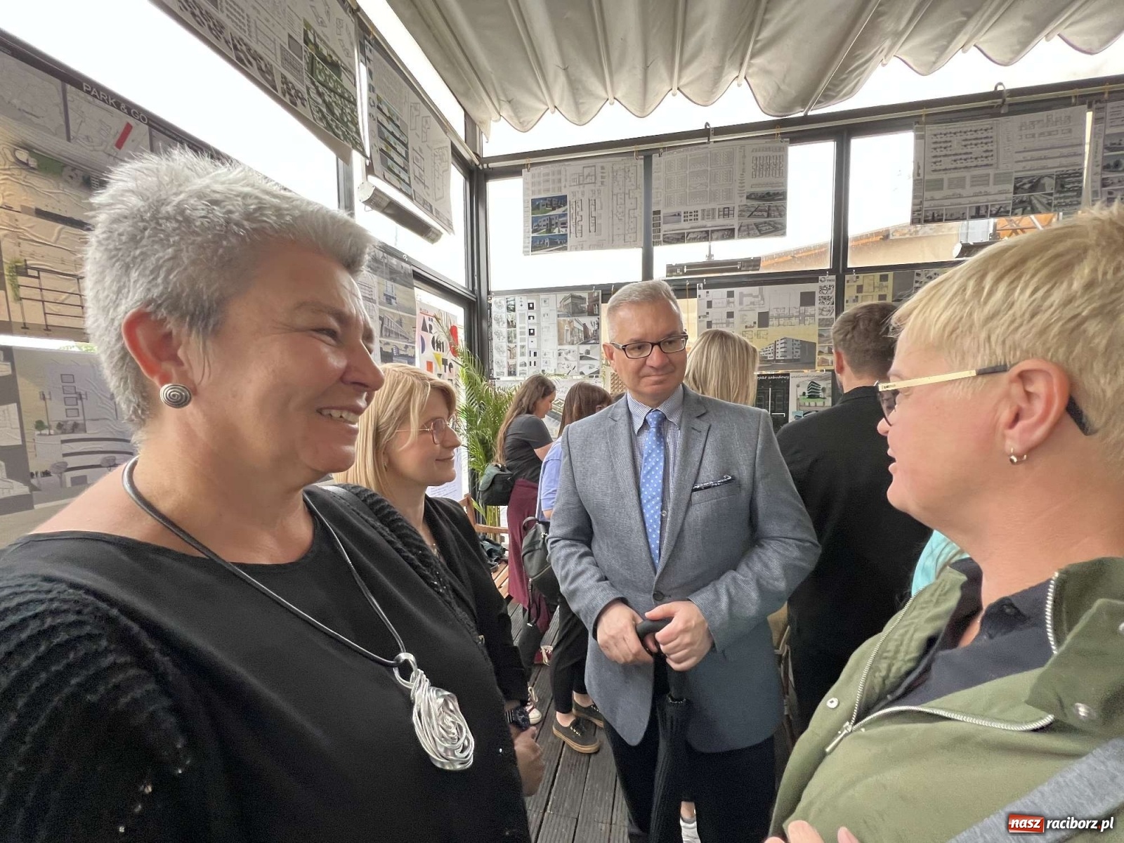 Zdjęcie w galerii na portalu naszraciborz.pl: Młoda architektura Raciborza - PWSZ pokazała prace studentów i wręczyła dyplomy wiadomości z regionu