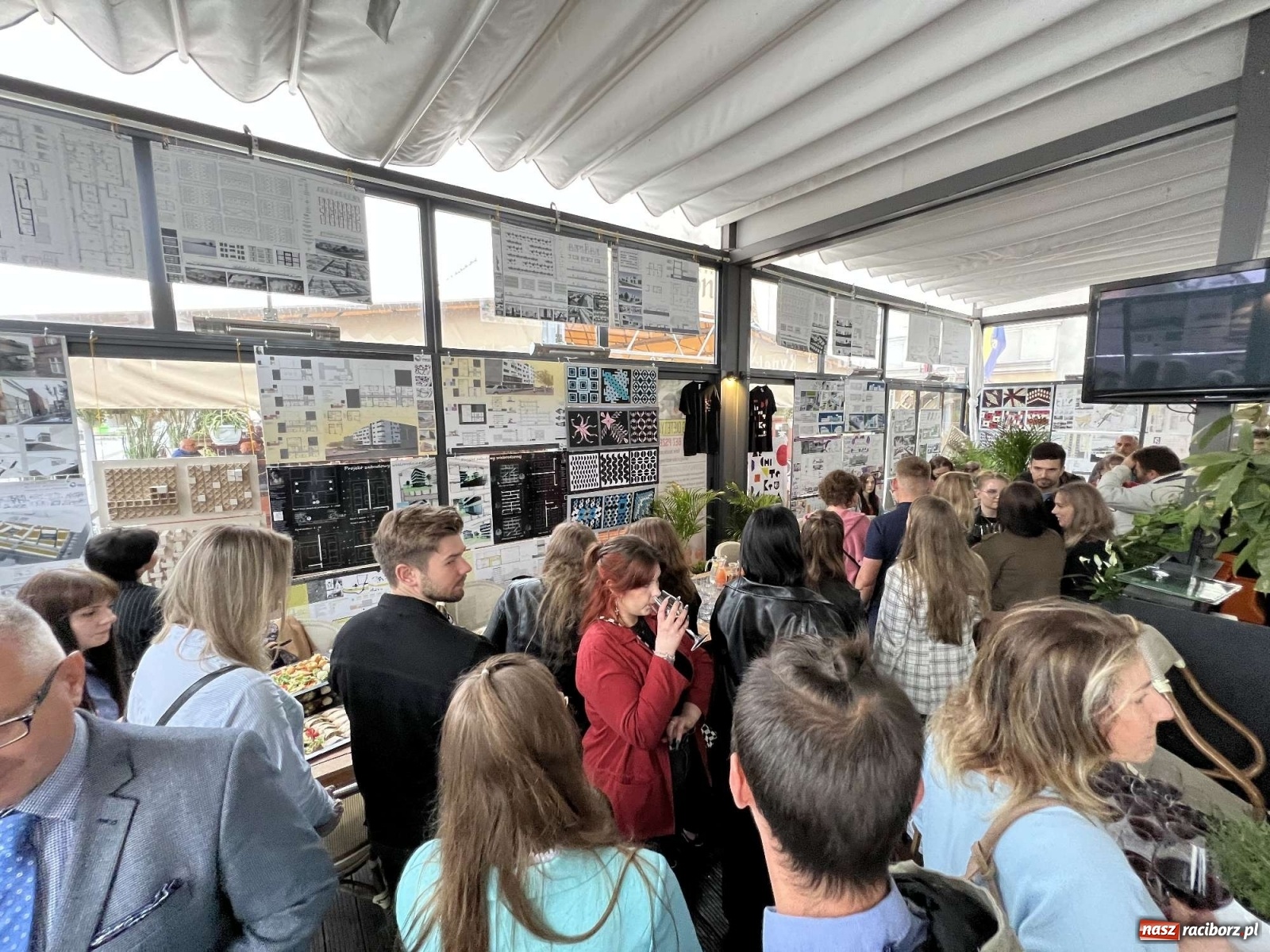 Zdjęcie w galerii na portalu naszraciborz.pl: Młoda architektura Raciborza - PWSZ pokazała prace studentów i wręczyła dyplomy wiadomości z regionu
