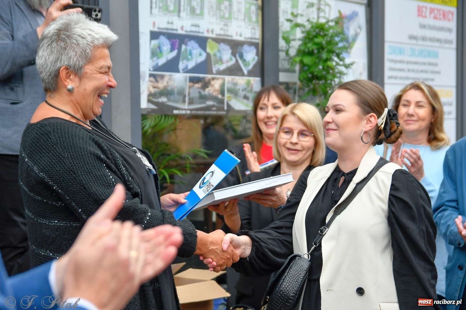 Zdjęcie w galerii na portalu naszraciborz.pl: Młoda architektura Raciborza - PWSZ pokazała prace studentów i wręczyła dyplomy wiadomości z regionu