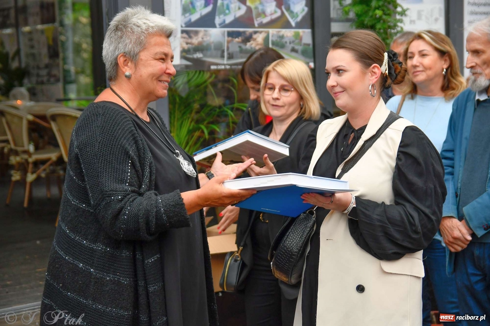 Zdjęcie w galerii na portalu naszraciborz.pl: Młoda architektura Raciborza - PWSZ pokazała prace studentów i wręczyła dyplomy wiadomości z regionu