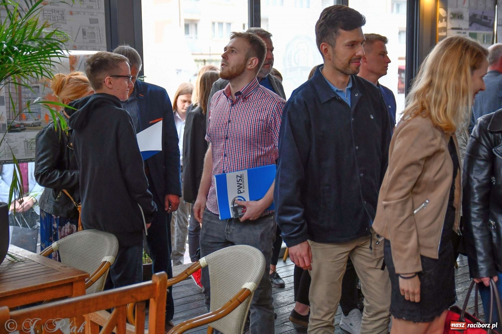 Zdjęcie w galerii na portalu naszraciborz.pl: Młoda architektura Raciborza - PWSZ pokazała prace studentów i wręczyła dyplomy wiadomości z regionu