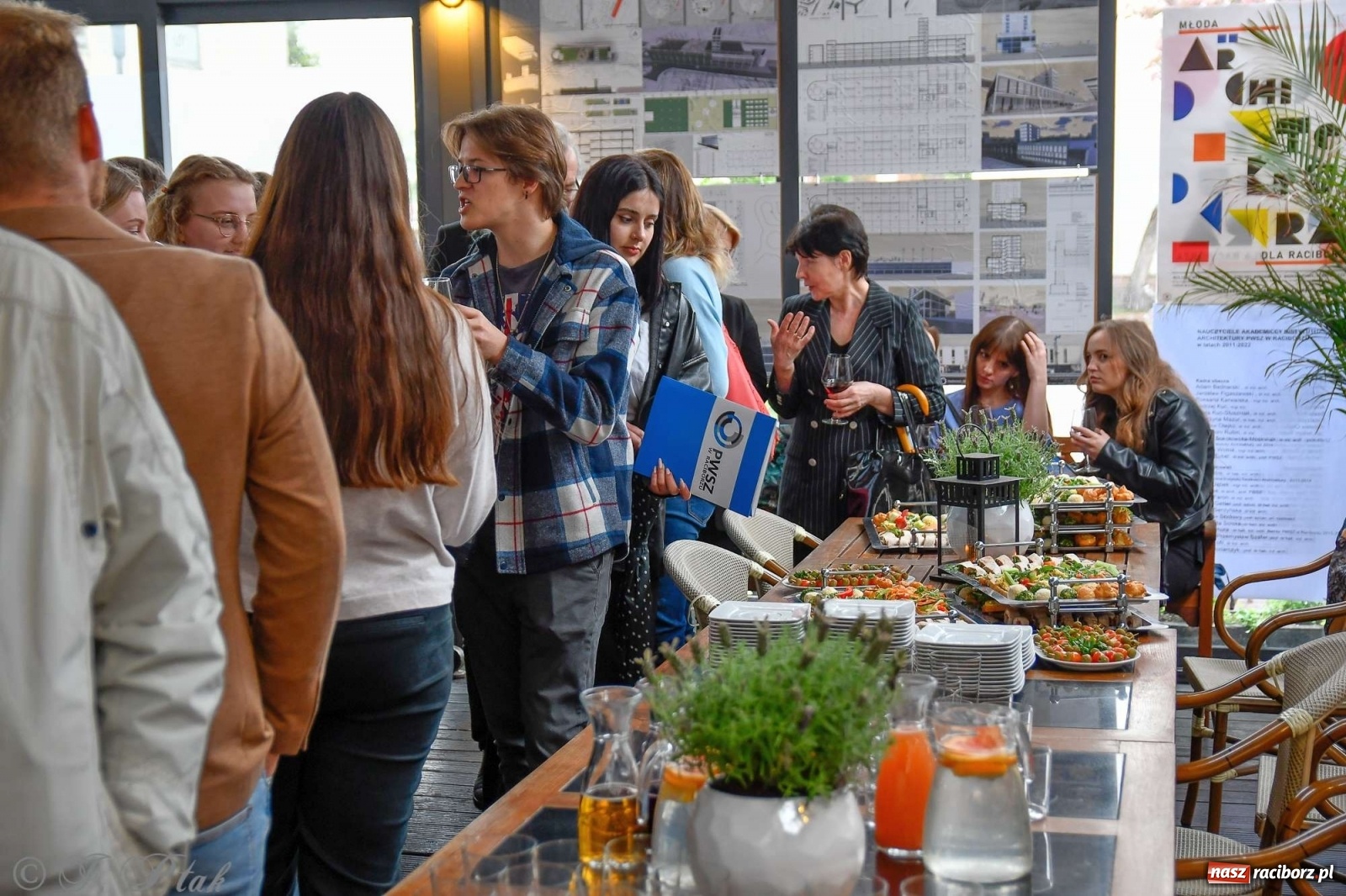 Zdjęcie w galerii na portalu naszraciborz.pl: Młoda architektura Raciborza - PWSZ pokazała prace studentów i wręczyła dyplomy wiadomości z regionu