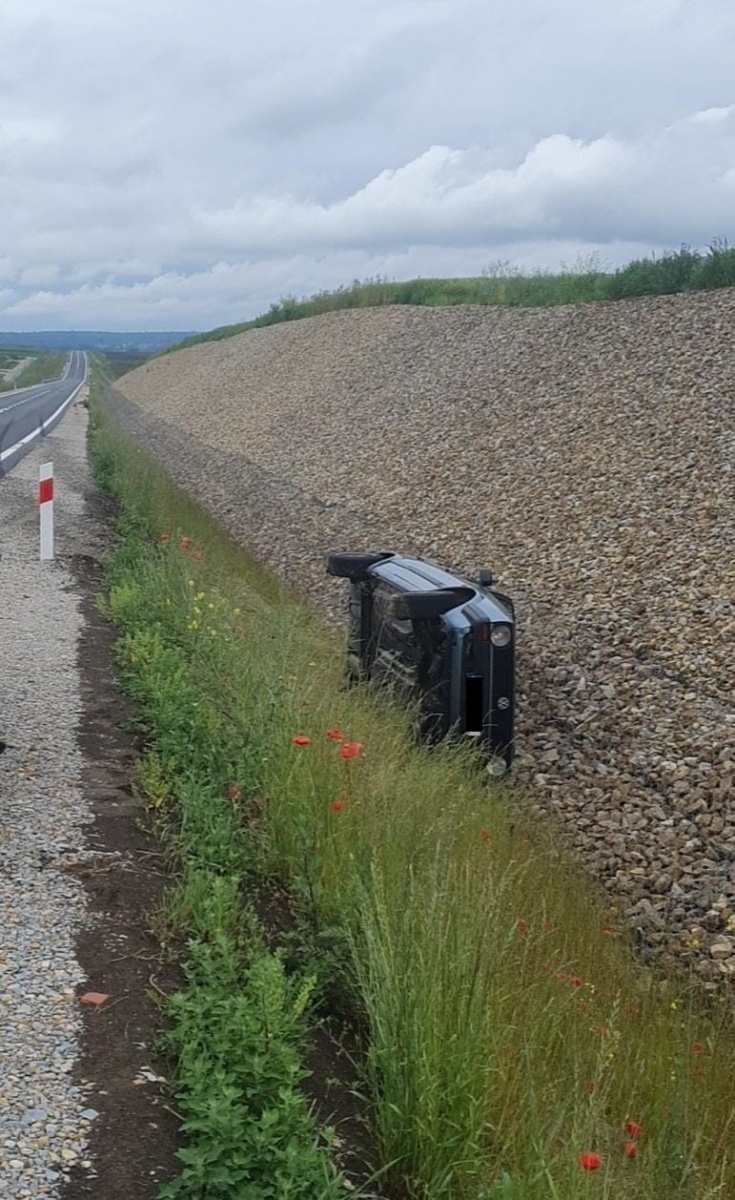 Zdjęcie w galerii na portalu naszraciborz.pl: Finał szarży golfem na nowej obwodnicy wiadomości z regionu