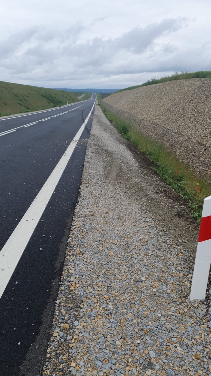 Zdjęcie w galerii na portalu naszraciborz.pl: Finał szarży golfem na nowej obwodnicy wiadomości z regionu