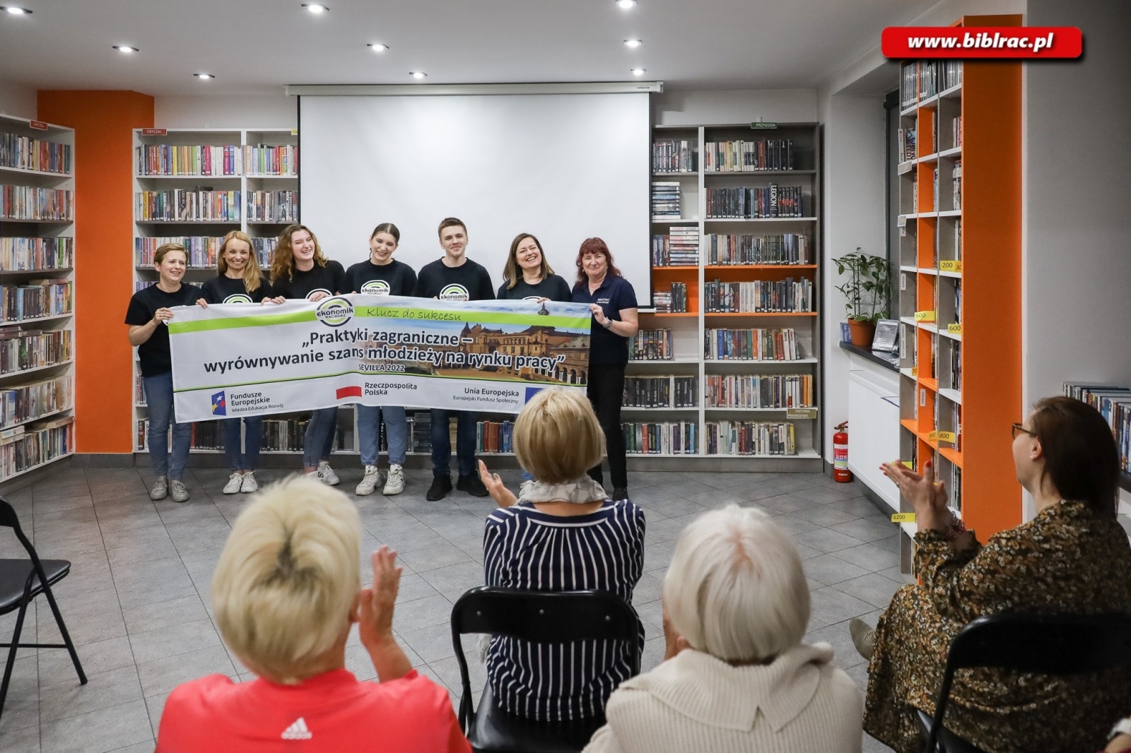 Zdjęcie w galerii na portalu naszraciborz.pl: Aktywny senior w Klubie Przyjaciół Biblioteki na Ostrogu wiadomości z regionu