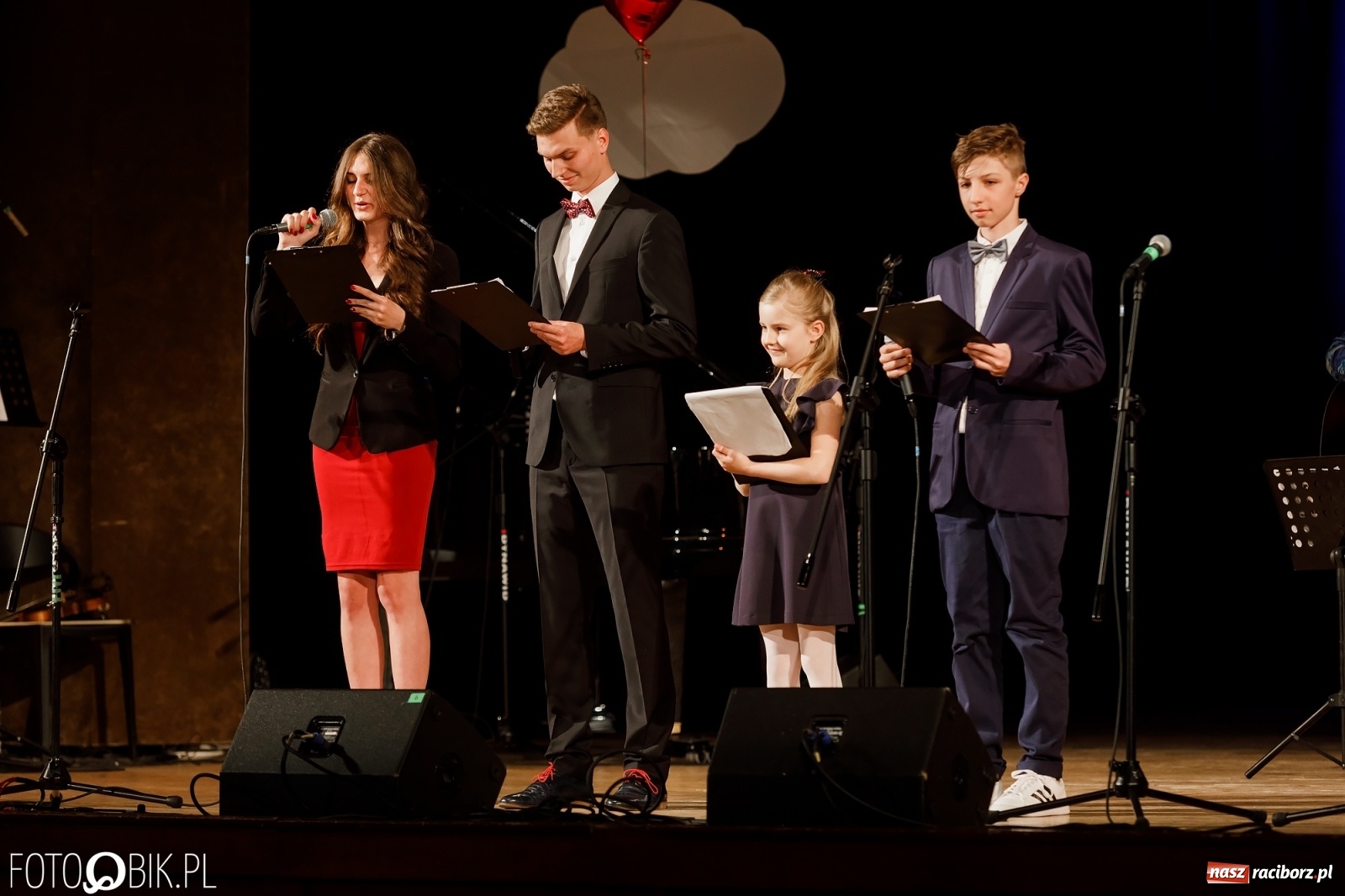 Zdjęcie w galerii na portalu naszraciborz.pl: Kasprowicz z serca - koncert w Raciborskim Centrum Kultury [FOTO i WIDEO] wiadomości z regionu