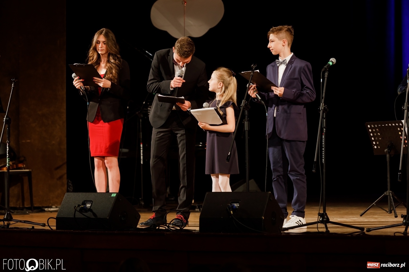 Zdjęcie w galerii na portalu naszraciborz.pl: Kasprowicz z serca - koncert w Raciborskim Centrum Kultury [FOTO i WIDEO] wiadomości z regionu