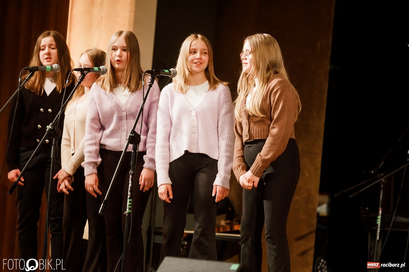 Zdjęcie w galerii na portalu naszraciborz.pl: Kasprowicz z serca - koncert w Raciborskim Centrum Kultury [FOTO i WIDEO] wiadomości z regionu